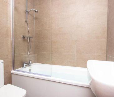 3 bedroom end of terrace house to rent - Photo 6