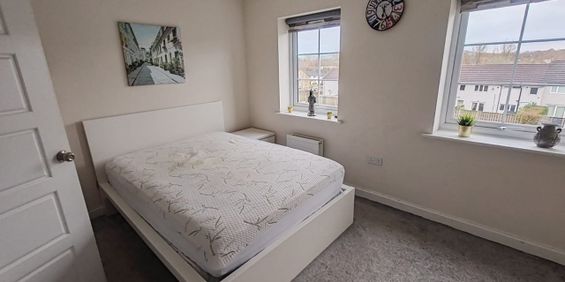 Room in a Shared House, Sgt Mark Stansfield Way, SK14 - Photo 3