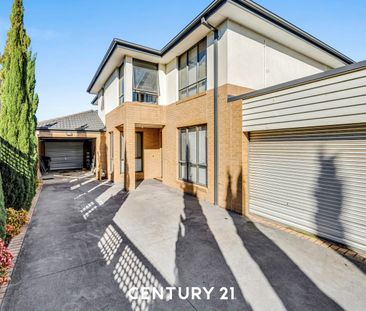 2/4 Hilltop Avenue, Clayton, Vic 3168 - Photo 2