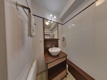 Est de PAU, Haut d'IDRON, Studio Meublé en Résidence récente avec climatisation et parking privé, - Photo 3