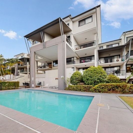 Furnished 2B2B Apartment at heart of Toowong - Photo 1