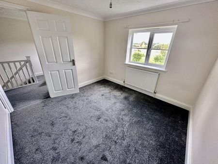 5 bedroom detached house to rent - Photo 2