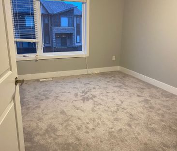 For Lease - 2070 Meadowgate Boulevard Unit# 51, London South, Ontario - Photo 3