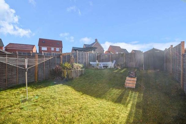Grace Farrant Road, Great Cornard, CO10 - Photo 1