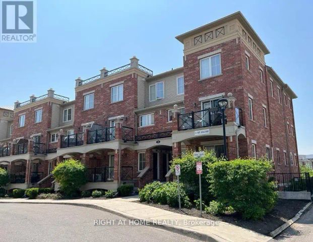 10 - 35 HAYS BOULEVARD — 2 Bedroom - Photo 1