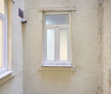 Room in a shared 5-bedroom apartment for rent in Lisbon for professionals and students - Photo 3