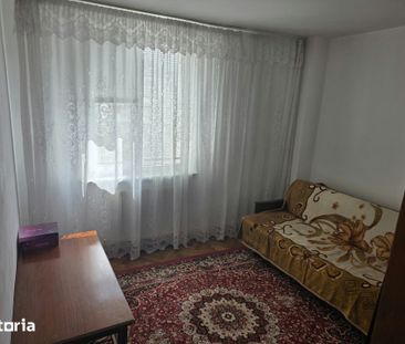 Ofer spre închiriere apartament cu 3 camere,etaj 3,Robea - Fotografie 1