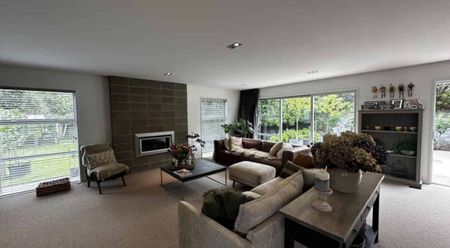 Simply stunning and super private - Photo 2