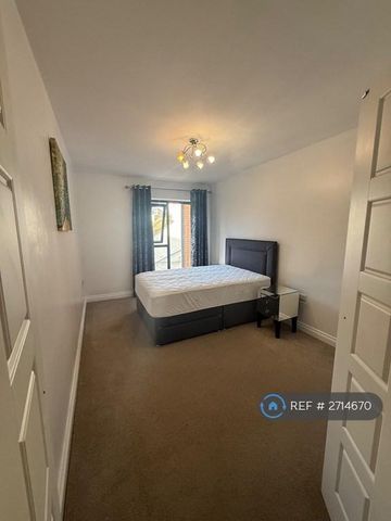 2 bedroom flat to rent - Photo 4