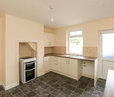 2 bedroom terraced house to rent - Photo 6