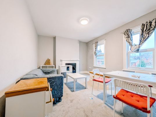 3 Bed Flat, The Grove, RG1 - Photo 1