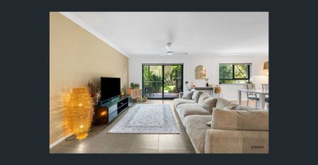 SPACIOUS TWO BEDROOM UNFURNISHED UNIT WITH POOL - Photo 2