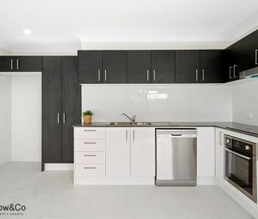 4BED HOME WITH LARGE OPEN PLAN LIVING WITH AIR-CON - Photo 3