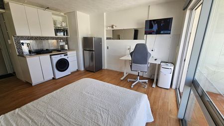 Fully Furnished Chic Studio overlooking the Broadwater Southport - Photo 2