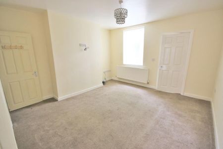 2 bedroom end of terrace house to rent - Photo 3