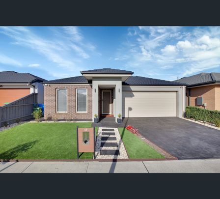 17 Rainford Crescent, Lyndhurst, Vic 3975 - Photo 1
