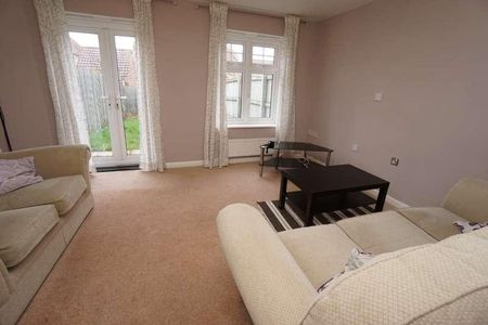 Thirlwall Court, Longbenton, Newcastle Upon Tyne, NE12 - Photo 4
