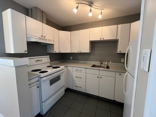 Cozy Two Bedroom Duplex in Nanaimo’s University District - Photo 1