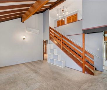 Carseldine - Photo 1