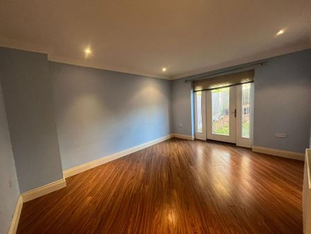 4 bedroom terraced house to rent - Photo 4