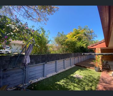 74/97 Edmund Rice Drive, Southport, Qld 4215 - Photo 5