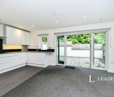 3 bedroom end of terrace house to rent - Photo 5