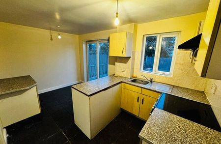 Pebworth Grove, Dudley, DY1 2BQ - Photo 5