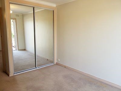 1 bedroom apartment - heart of Essendon! - Photo 1