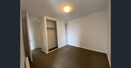 Sophisticated Apartment in a Prime Position - Photo 3