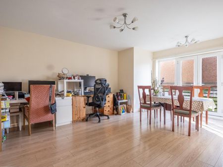 2 bedroom ground floor flat to rent - Photo 2