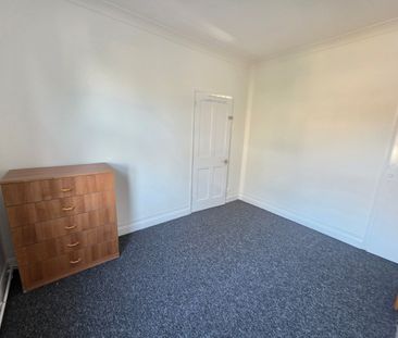 3 Bed Terraced House, Ridgway Road, LU2 - Photo 2