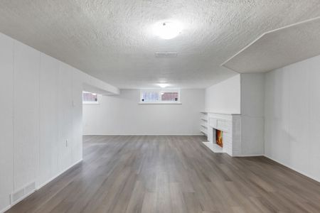 For Lease - 1503 Lochlin Trail, Mississauga, Ontario - Photo 2