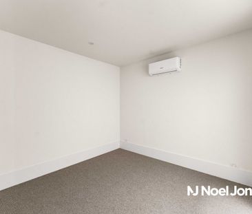 19 Watermark Close, PORT MELBOURNE - Photo 2