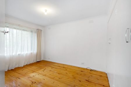 3-Bedroom Family Home in Prime Frankston Location - Photo 4