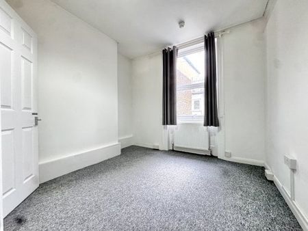 Grand Parade, Brighton, BN2 9QB 2 bedroom flat to rent - Photo 2
