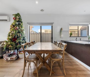 Comfortable Single-Level Living in a Prime Caroline Springs Location - Photo 6