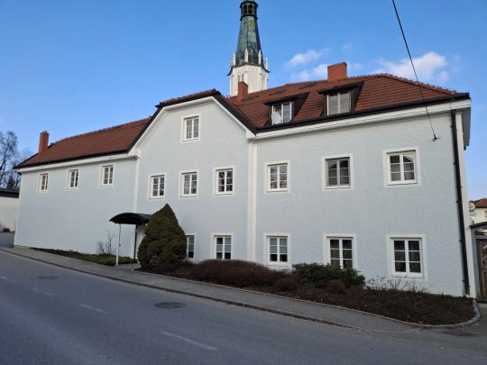 Gemütliche 1-Zimmer-Wohnung mit möblierter Küche im Zentrum von Lohnsburg - Photo 1