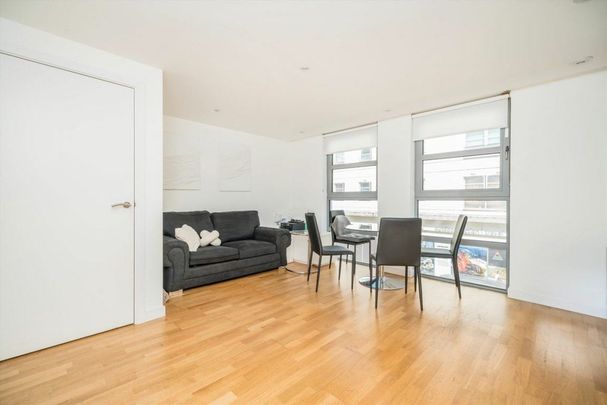 Cobb Street, Aldgate, E1 - Photo 1