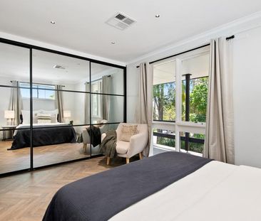 Modern Family 5 Bedroom Home with Poolside Living & Westleigh Conve... - Photo 1