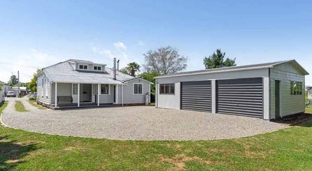 Fully renovated - 4 Bedroom Villa! - Photo 4