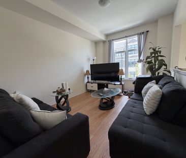 For Lease - 27 Tay Lane, Richmond Hill, Ontario - Photo 2