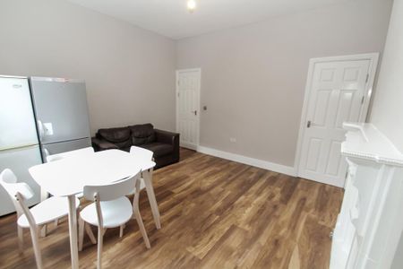 4 bedroom terraced house to rent - Photo 3