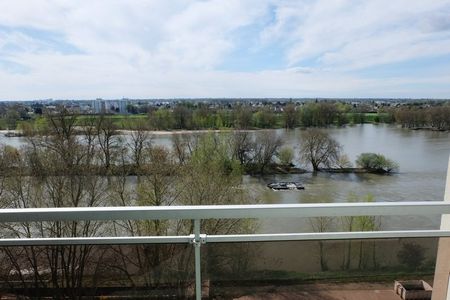 Location Appartement 3 pièces 77m² ORLEANS 45000 - Photo 5