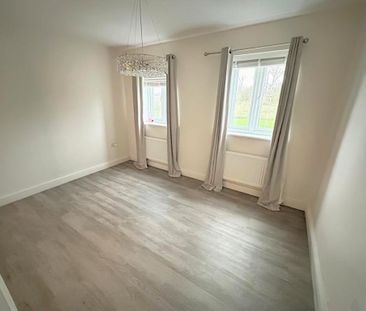 4 bedroom terraced house to rent - Photo 5