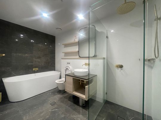 Surfers Paradise - Photo 1