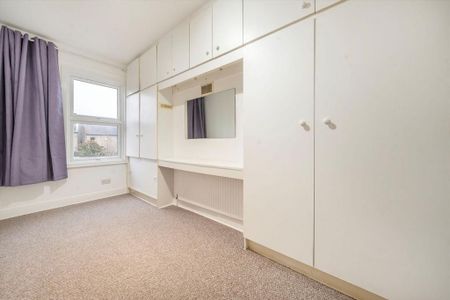 3 bedroom flat to rent - Photo 2