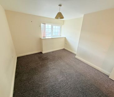 Sherborne Road, Yeovil, Somerset - Photo 3