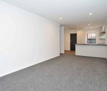 3 Bedroom Townhouse in Chartwell - Photo 1