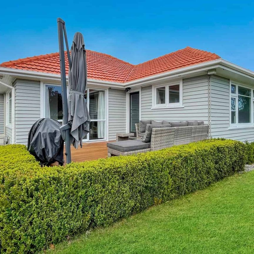 HORNBY - THREE BEDROOMS, NEW HEAT PUMP, OFF STREET PARKING - Photo 1