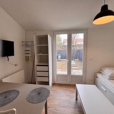 Location Appartement 1 pièce 15m² LES SABLES D’OLONNE 85340 - Photo 1
